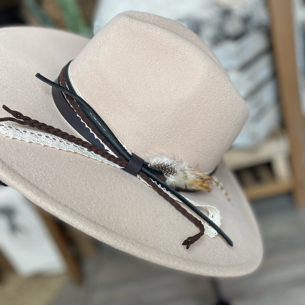 Wide brim felt hat